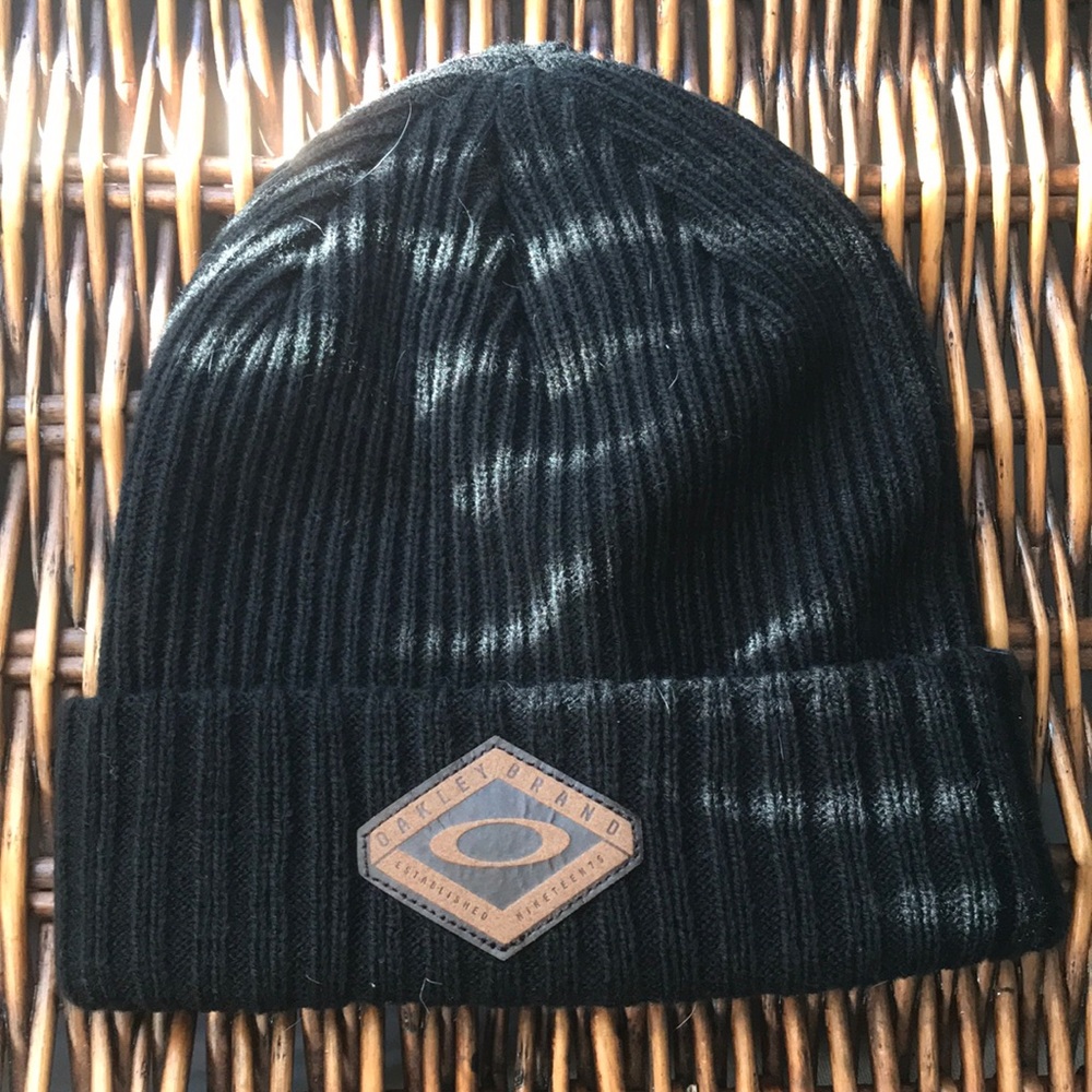 Black Oakley beanie